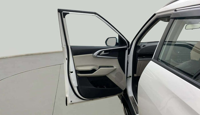 2022 KIA CARENS PRESTIGE 1.4 PETROL 7 STR, Petrol, Manual, 35,497 km, LHS Front Door