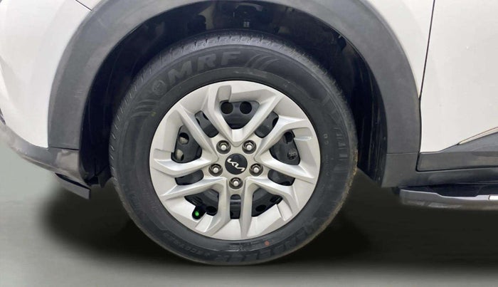 2022 KIA CARENS PRESTIGE 1.4 PETROL 7 STR, Petrol, Manual, 35,497 km, Left Front Wheel