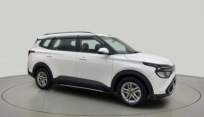 2022 KIA CARENS PRESTIGE 1.4 PETROL 7 STR, Petrol, Manual, 35,497 km, Right Front Diagonal