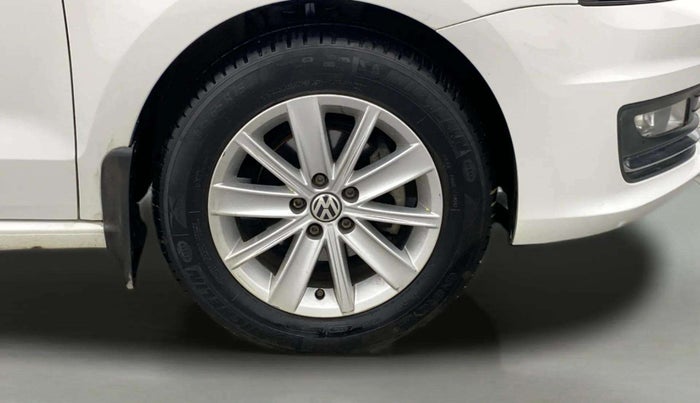 2017 Volkswagen Vento HIGHLINE PETROL AT, Petrol, Automatic, 53,146 km, Right Front Wheel