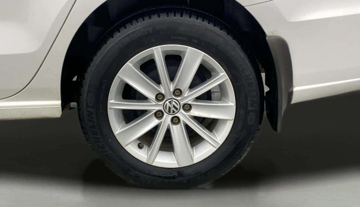 2017 Volkswagen Vento HIGHLINE PETROL AT, Petrol, Automatic, 53,146 km, Left Rear Wheel