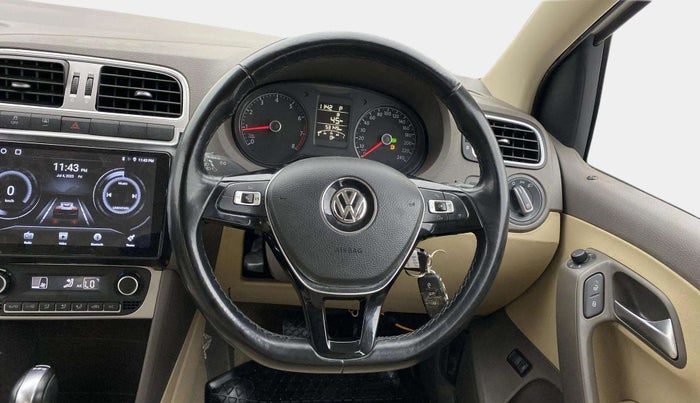 2017 Volkswagen Vento HIGHLINE PETROL AT, Petrol, Automatic, 53,146 km, Steering Wheel Close Up