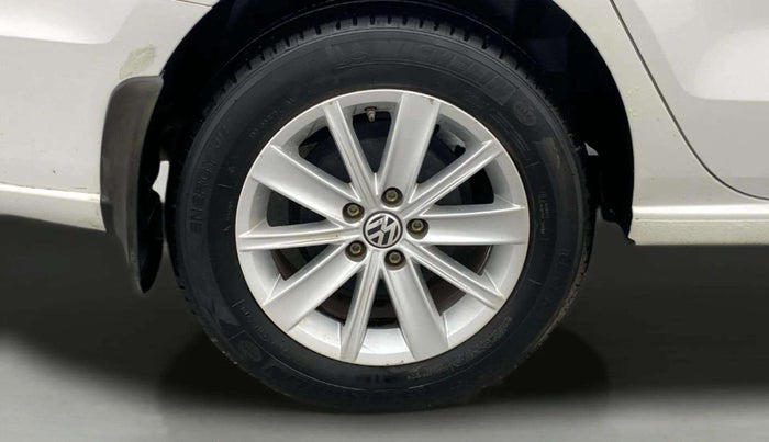 2017 Volkswagen Vento HIGHLINE PETROL AT, Petrol, Automatic, 53,146 km, Right Rear Wheel