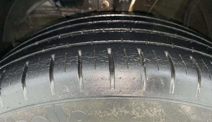 2021 Maruti Baleno ZETA PETROL 1.2, Petrol, Manual, 31,231 km, Left Front Tyre Tread