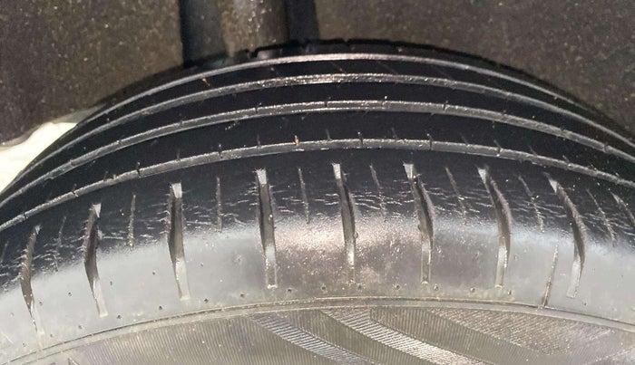 2021 Maruti Baleno ZETA PETROL 1.2, Petrol, Manual, 31,231 km, Right Rear Tyre Tread