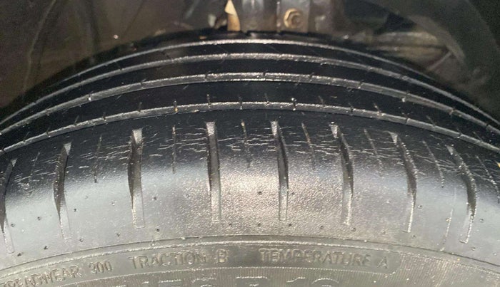 2021 Maruti Baleno ZETA PETROL 1.2, Petrol, Manual, 31,231 km, Right Front Tyre Tread