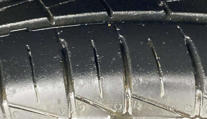 2021 Maruti Alto VXI, Petrol, Manual, 8,647 km, Right Front Tyre Tread