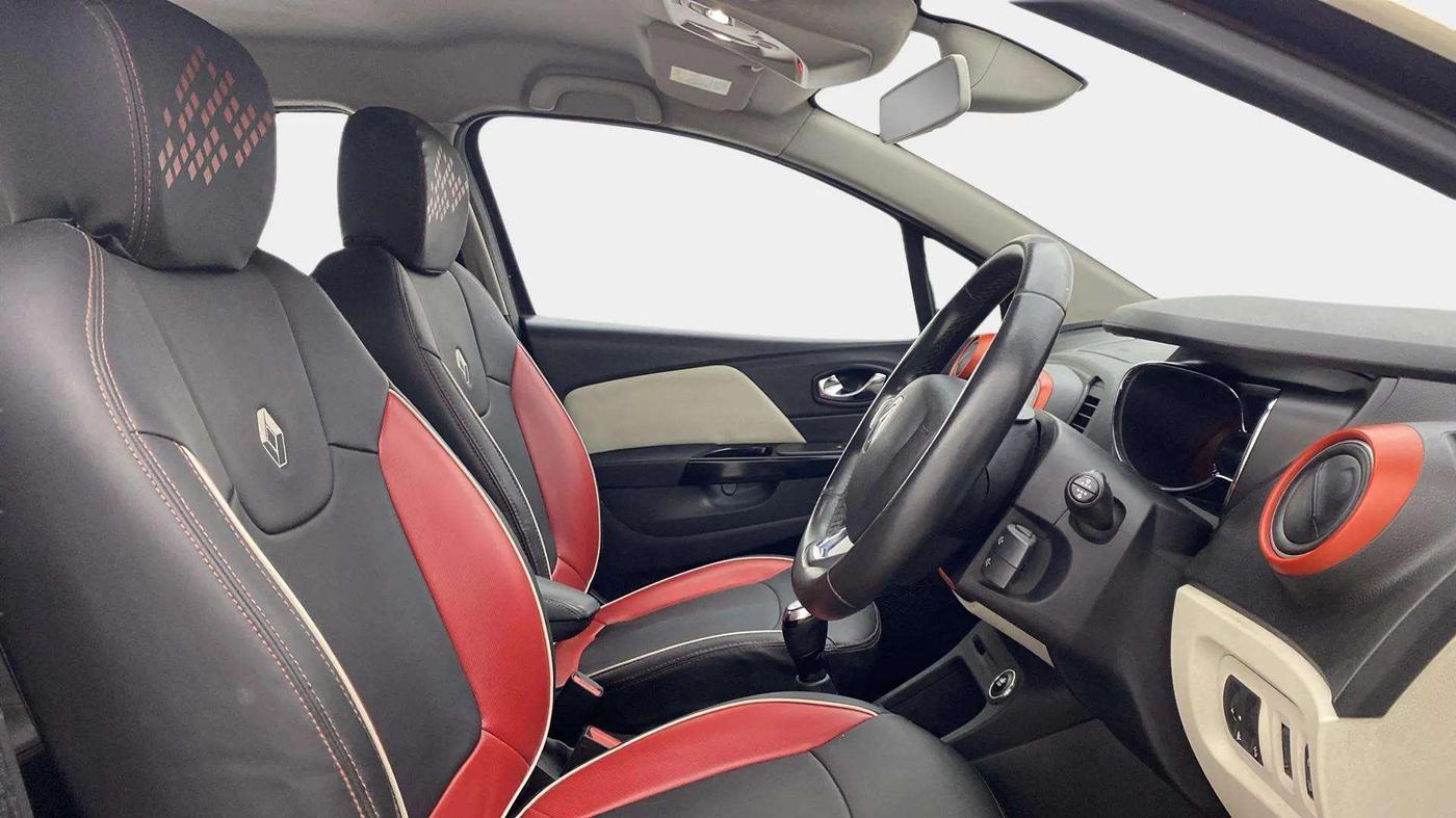 2018 Renault Captur RXT PETROL, Petrol, Manual, 65,731 km, Right Side Front Door Cabin