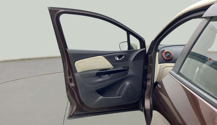 2018 Renault Captur RXT PETROL, Petrol, Manual, 65,525 km, LHS Front Door