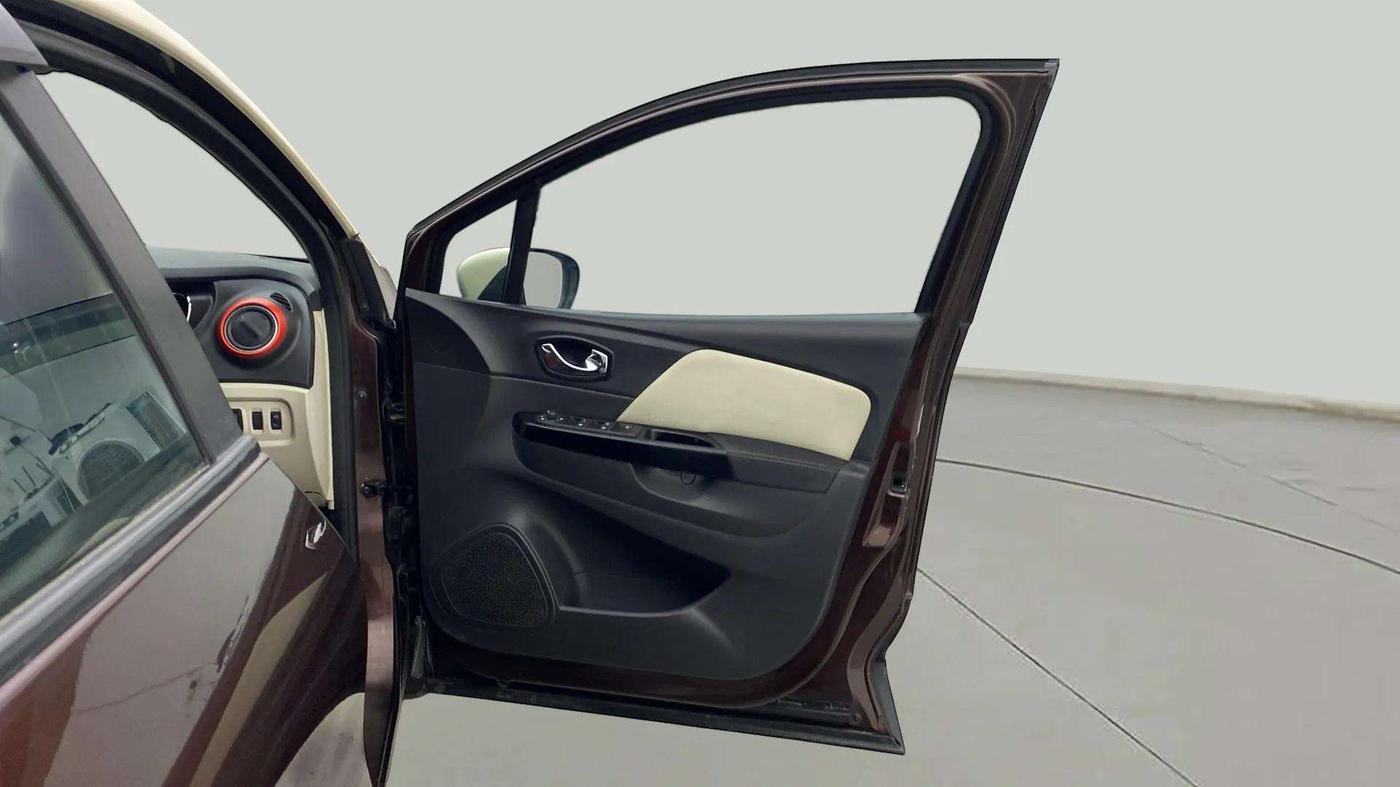 2018 Renault Captur RXT PETROL, Petrol, Manual, 65,731 km, RHS Front Door