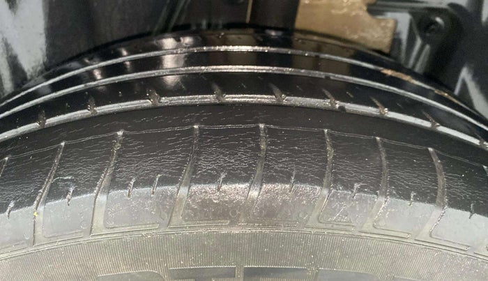 2018 Renault Captur RXT PETROL, Petrol, Manual, 65,525 km, Left Rear Tyre Tread