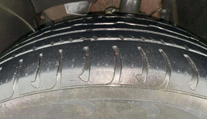 2018 Renault Duster 110 PS RXZ DIESEL, Diesel, Manual, 35,682 km, Left Front Tyre Tread