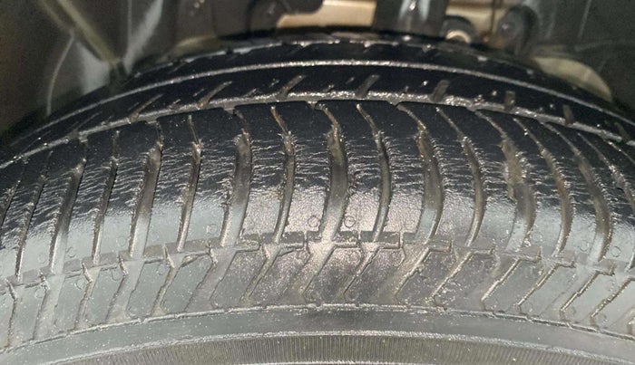 2017 Ford Ecosport TITANIUM 1.5L PETROL, Petrol, Manual, 41,106 km, Left Front Tyre Tread
