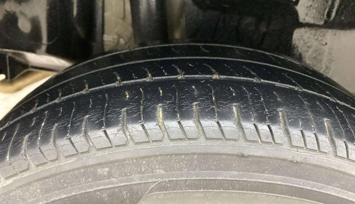 2022 Maruti Swift VXI AMT, Petrol, Automatic, 48,886 km, Right Rear Tyre Tread