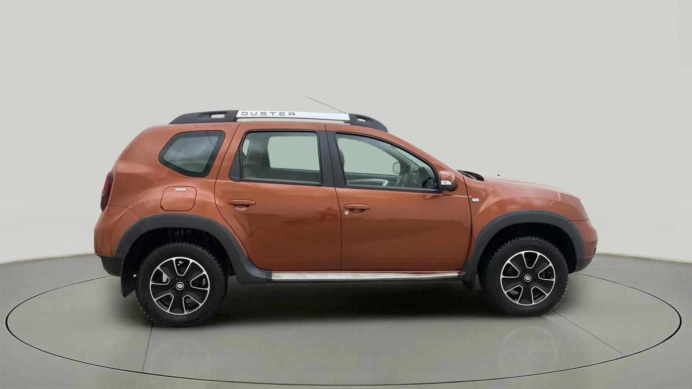 2019 Renault Duster 110 PS RXZ 4X4 MT DIESEL, Diesel, Manual, 71,929 km, Right Side View