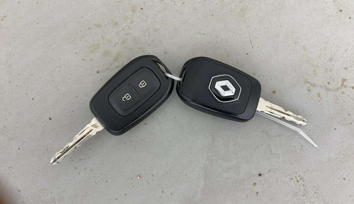 2019 Renault Duster 110 PS RXZ 4X4 MT DIESEL, Diesel, Manual, 71,929 km, Key Close Up