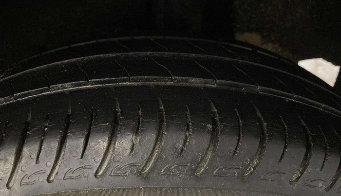 2021 Maruti Baleno DELTA PETROL 1.2, Petrol, Manual, 34,701 km, Left Rear Tyre Tread