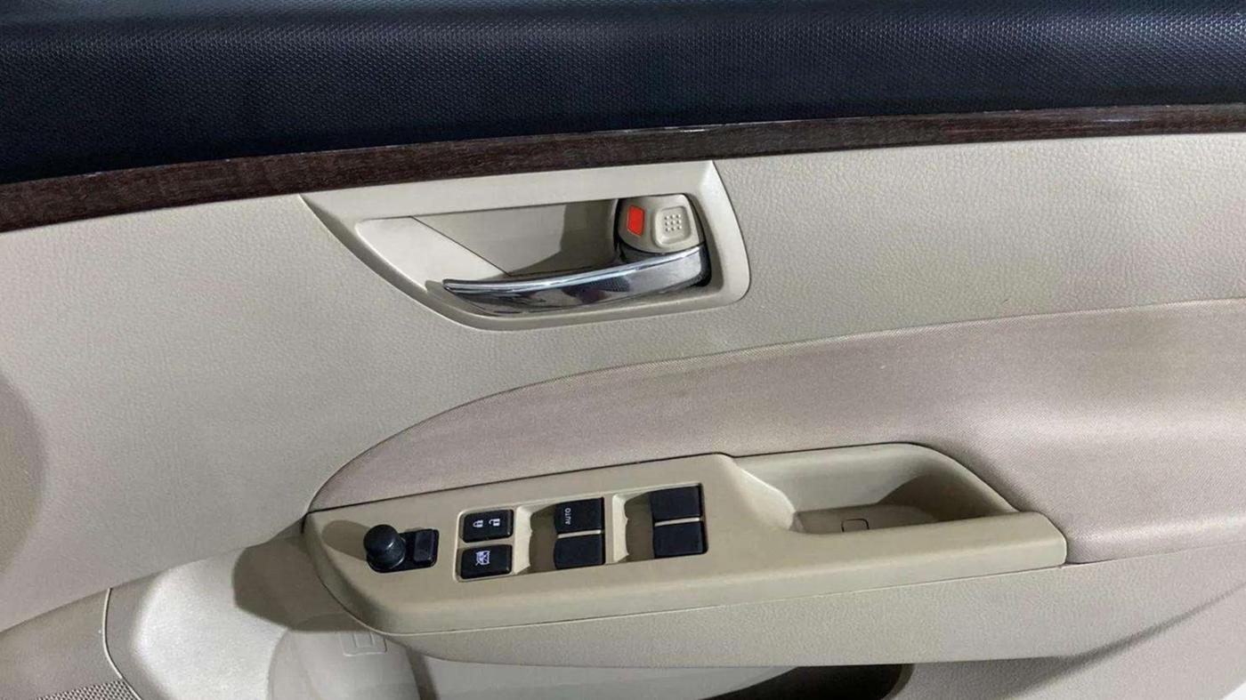 2016 Maruti Swift Dzire VXI, Petrol, Manual, 89,251 km, Driver Side Door Panels Control