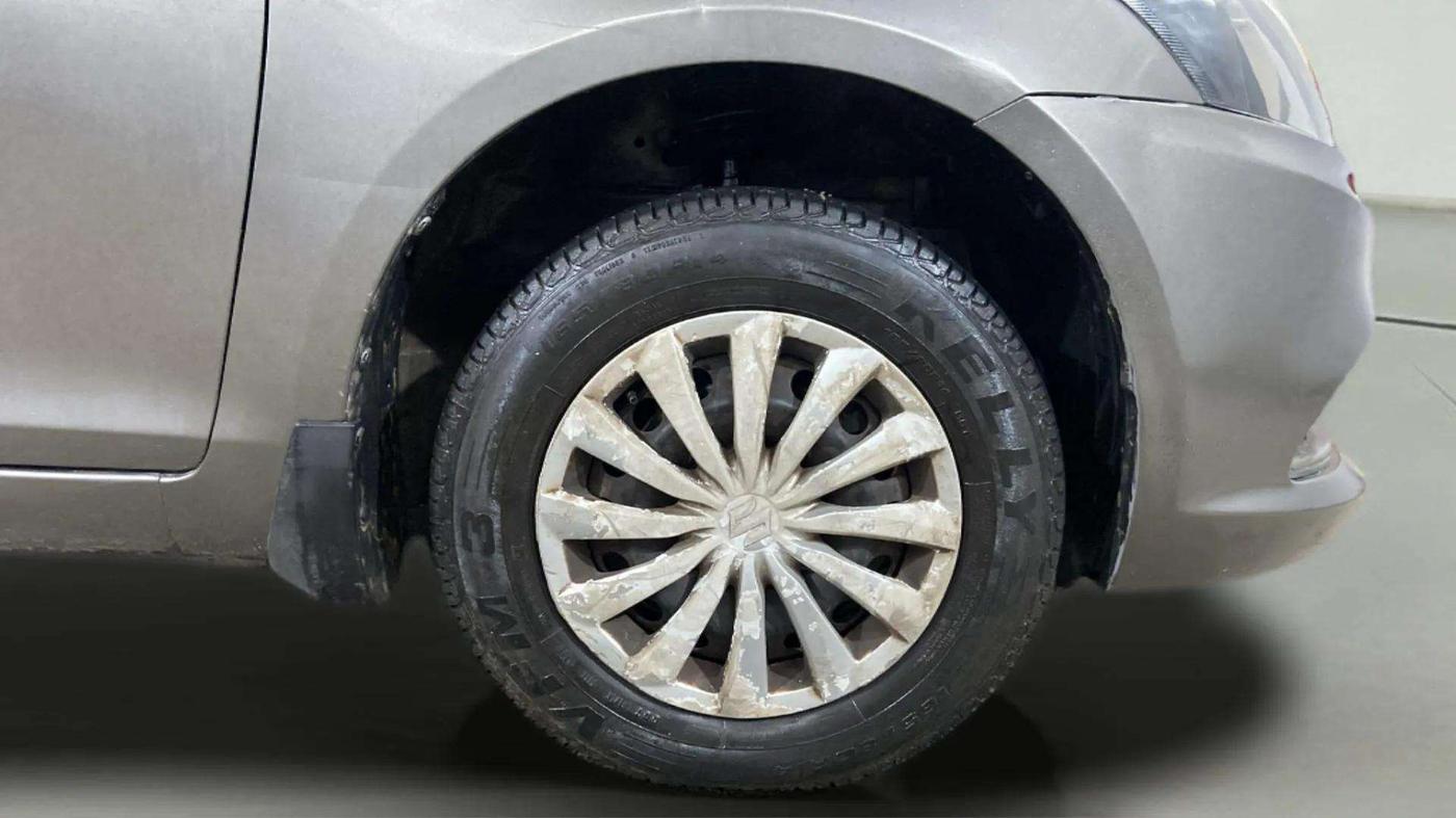 2016 Maruti Swift Dzire VXI, Petrol, Manual, 89,251 km, Right Front Wheel
