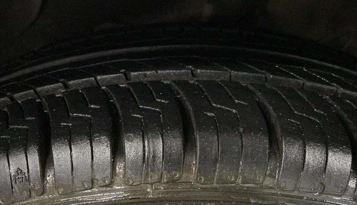 2022 Hyundai AURA S 1.2 CNG, CNG, Manual, 64,439 km, Left Front Tyre Tread