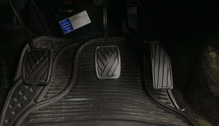 2017 Maruti Baleno DELTA PETROL 1.2, Petrol, Manual, 65,025 km, Pedals