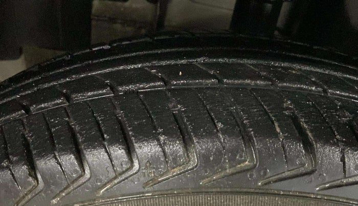 2019 Renault Kwid RXL, Petrol, Manual, 51,023 km, Left Front Tyre Tread