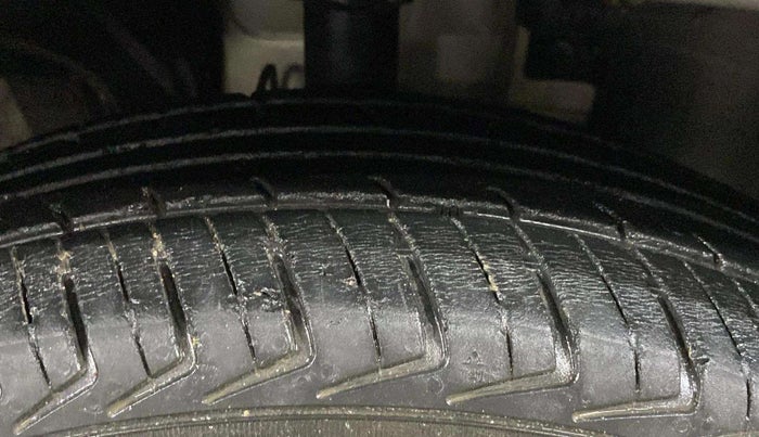 2019 Renault Kwid RXL, Petrol, Manual, 51,023 km, Right Front Tyre Tread