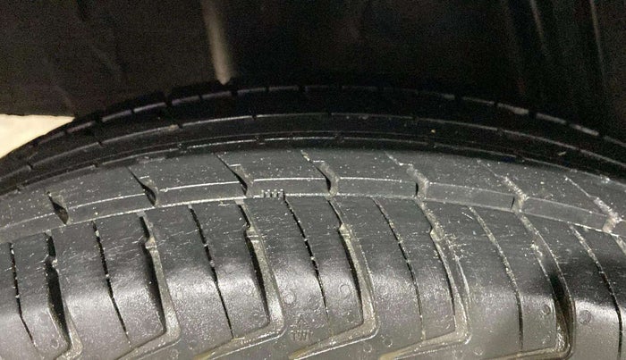 2019 Renault Kwid RXL, Petrol, Manual, 51,023 km, Right Rear Tyre Tread