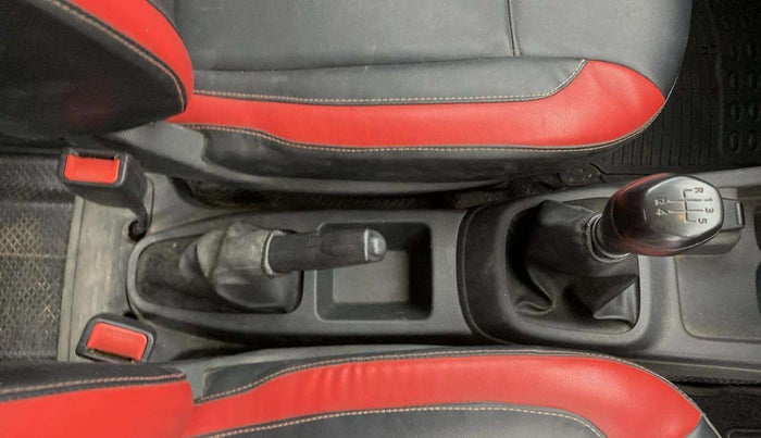 2016 Renault Kwid RXT 0.8, Petrol, Manual, 1,14,343 km, Gear Lever