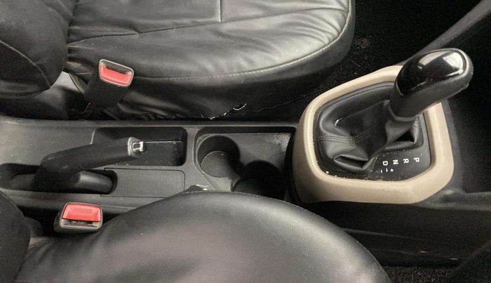 2016 Hyundai Grand i10 ASTA AT 1.2 KAPPA VTVT, CNG, Automatic, 75,512 km, Gear Lever
