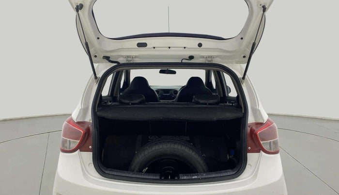 2016 Hyundai Grand i10 ASTA AT 1.2 KAPPA VTVT, CNG, Automatic, 75,512 km, Boot Open Zoomed View