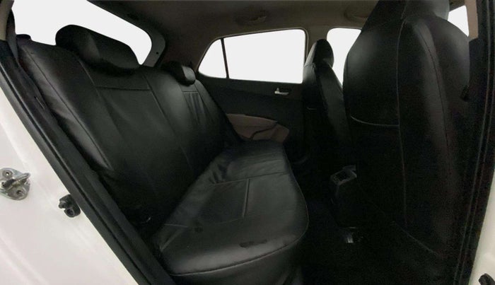 2016 Hyundai Grand i10 ASTA AT 1.2 KAPPA VTVT, CNG, Automatic, 75,512 km, Right Side Rear Door Cabin