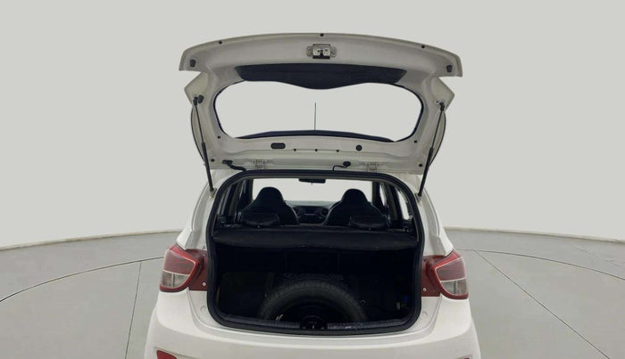 2016 Hyundai Grand i10 ASTA AT 1.2 KAPPA VTVT, CNG, Automatic, 75,512 km, Boot Door Open