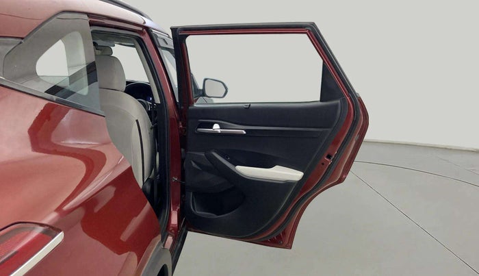 2022 KIA SELTOS HTK PLUS 1.5 IMT, Petrol, Manual, 17,357 km, RHS Rear Door