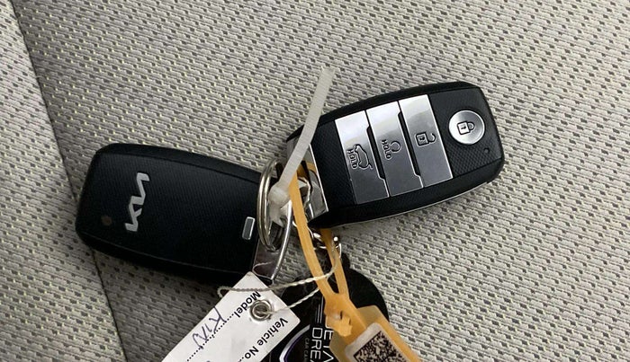 2022 KIA SELTOS HTK PLUS 1.5 IMT, Petrol, Manual, 17,357 km, Key Close Up