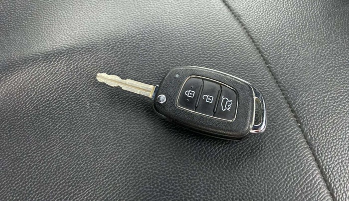 2017 Hyundai Elite i20 ASTA 1.2 DUAL TONE, Petrol, Manual, 12,728 km, Key Close Up