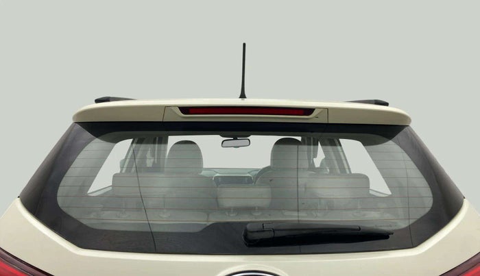 2020 Mahindra XUV300 W8 (O) 1.5 DIESEL AMT, Diesel, Automatic, 1,33,024 km, Rear Windshield