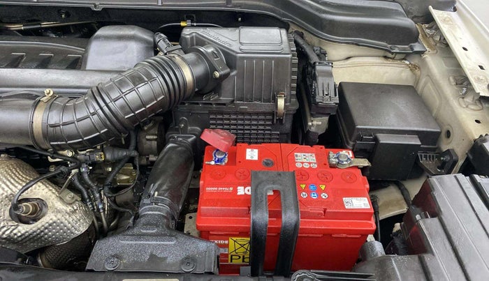 2020 Mahindra XUV300 W8 (O) 1.5 DIESEL AMT, Diesel, Automatic, 1,33,024 km, Engine View - Left