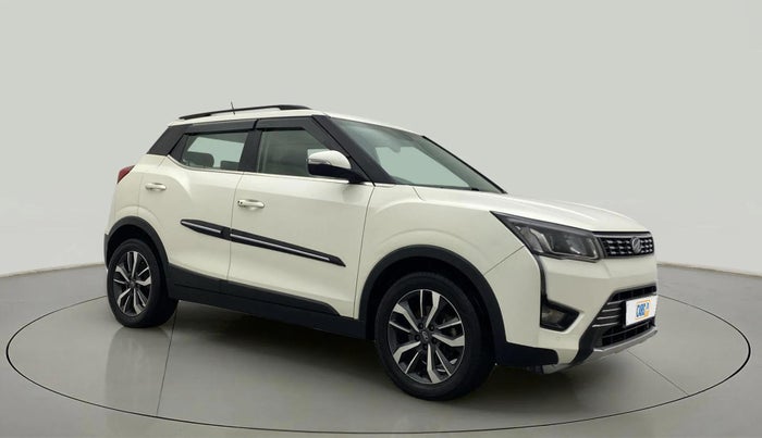 2020 Mahindra XUV300 W8 (O) 1.5 DIESEL AMT, Diesel, Automatic, 1,33,024 km, Right Front Diagonal