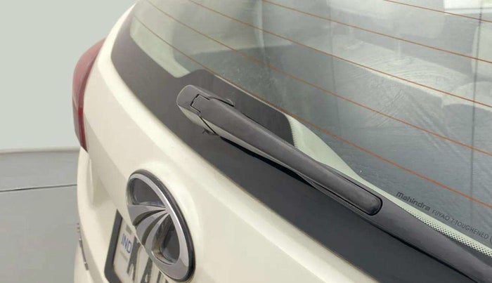 2020 Mahindra XUV300 W8 (O) 1.5 DIESEL AMT, Diesel, Automatic, 1,33,024 km, Rear Wiper