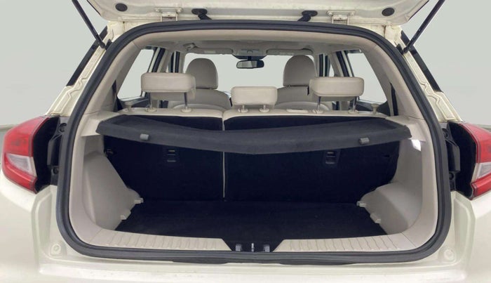 2020 Mahindra XUV300 W8 (O) 1.5 DIESEL AMT, Diesel, Automatic, 1,33,024 km, Boot Inside