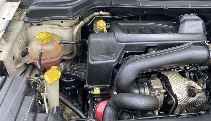 2020 Mahindra XUV300 W8 (O) 1.5 DIESEL AMT, Diesel, Automatic, 1,33,024 km, Engine View - Right