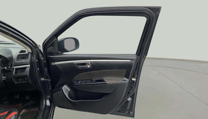 2013 Maruti Swift ZDI, Diesel, Manual, 1,11,435 km, RHS Front Door