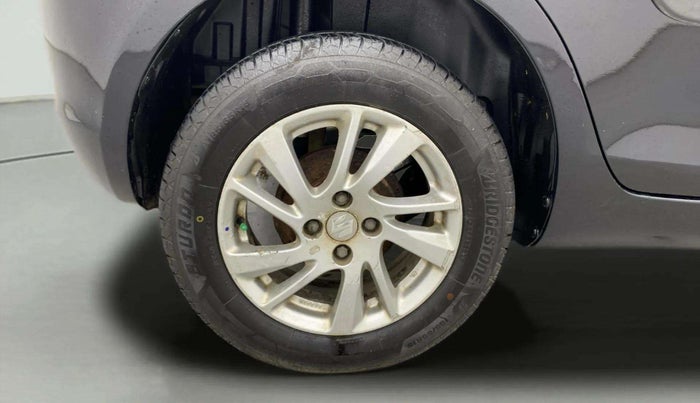 2013 Maruti Swift ZDI, Diesel, Manual, 1,11,435 km, Right Rear Wheel
