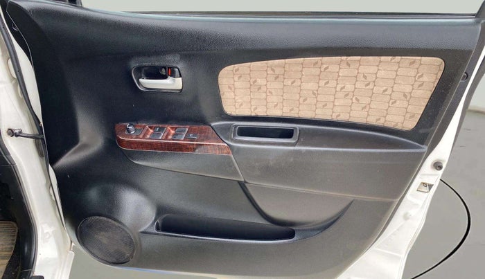 2017 Maruti Wagon R 1.0 VXI AMT, Petrol, Automatic, 44,392 km, Driver Side Door Panels Control