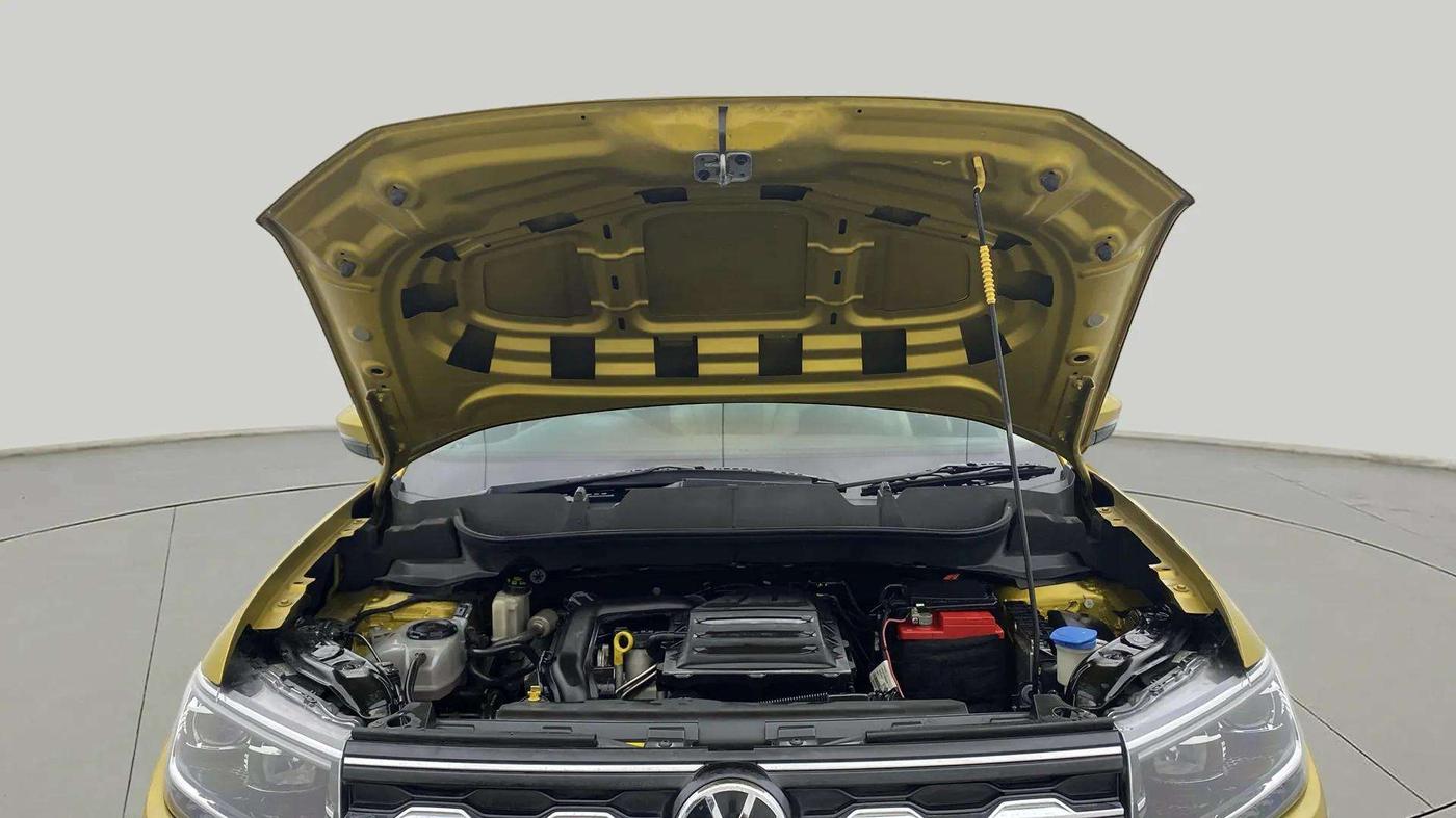 2021 Volkswagen TAIGUN TOPLINE 1.0 TSI AT, Petrol, Automatic, 49,885 km, Open Bonet