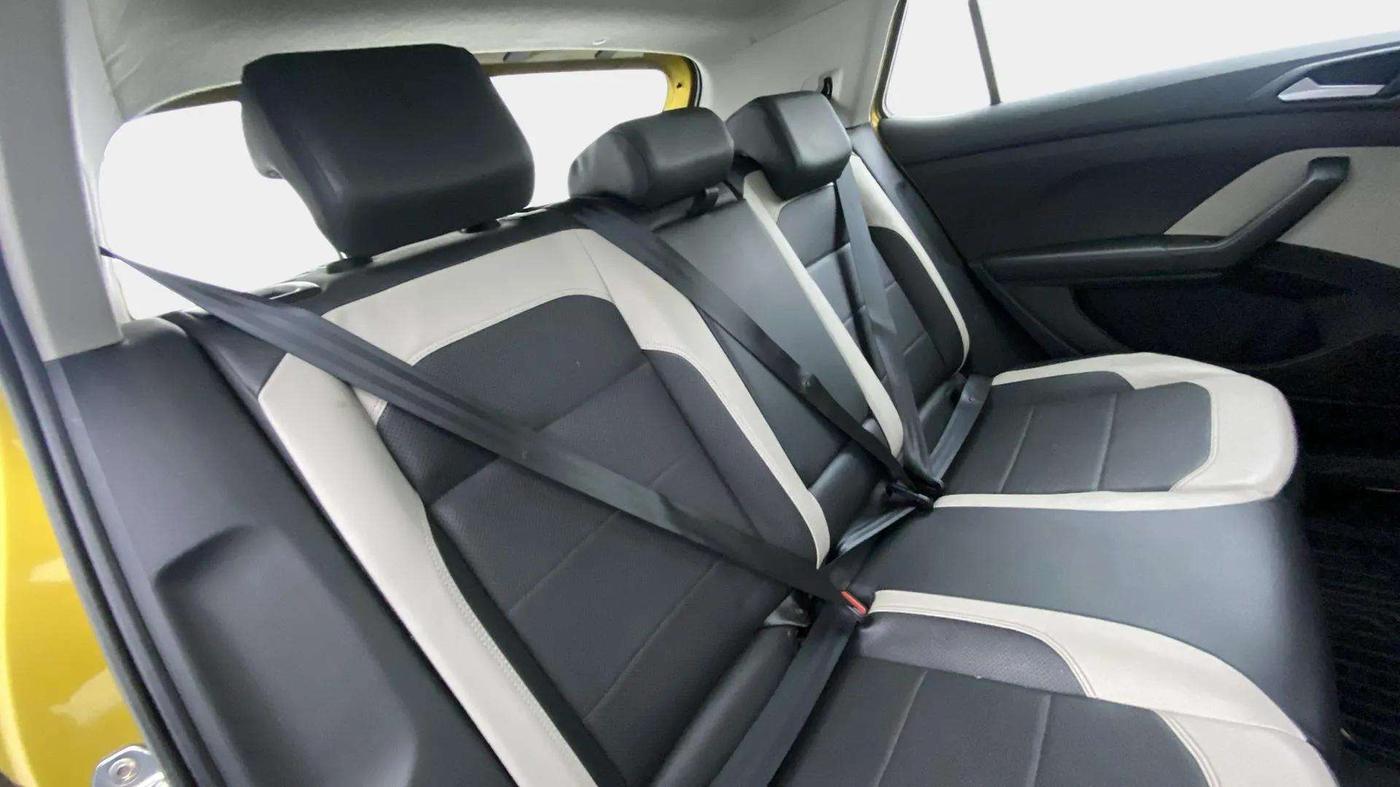 2021 Volkswagen TAIGUN TOPLINE 1.0 TSI AT, Petrol, Automatic, 49,885 km, Right Side Rear Door Cabin