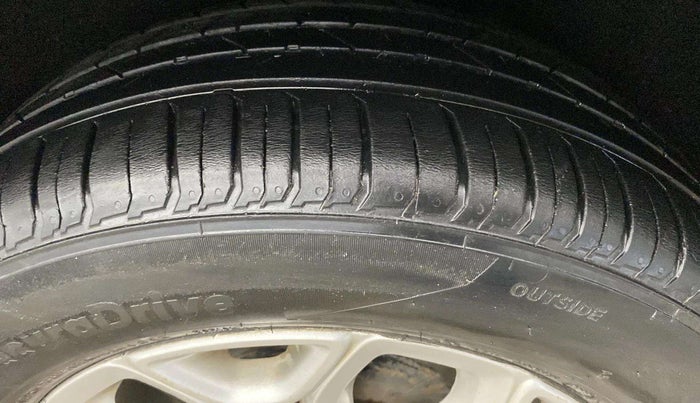 2016 Ford Ecosport TITANIUM 1.5L PETROL AT, Petrol, Automatic, 84,984 km, Right Rear Tyre Tread