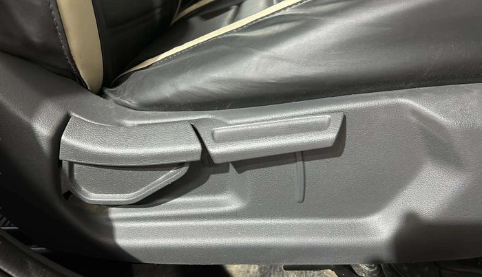 2022 Hyundai AURA S 1.2 CNG, CNG, Manual, 69,046 km, Driver Side Adjustment Panel