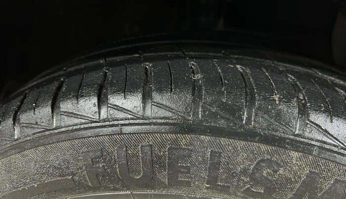2022 Hyundai AURA S 1.2 CNG, CNG, Manual, 69,046 km, Left Rear Tyre Tread